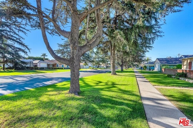 Building Photo - 5350 S Slauson Ave