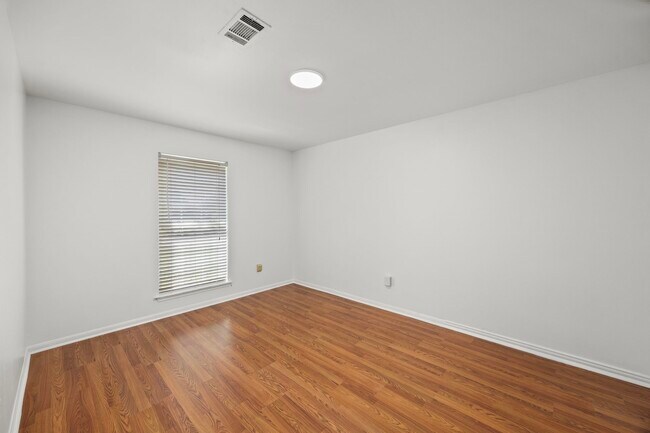 Building Photo - 1030 Lehman St