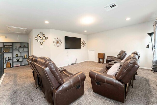 Building Photo - 1415 Woods Lake Ct