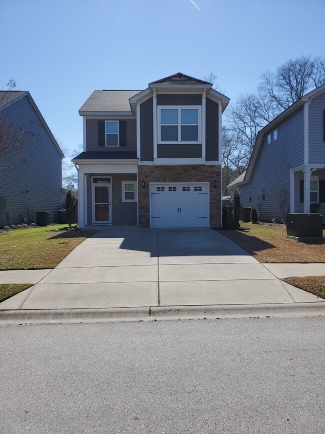 Building Photo - Beautiful 3 Bedroom 2.5 Bath Home Brooklan...