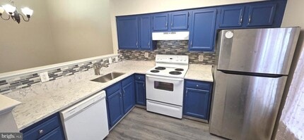 Building Photo - 9381 Scarlet Oak Dr