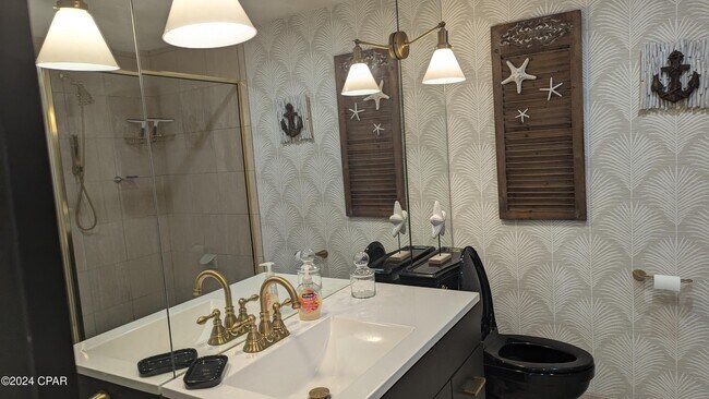 Building Photo - 4726 Bay Point Rd