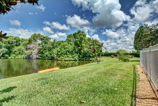 Building Photo - 10872 Tamoron Ln