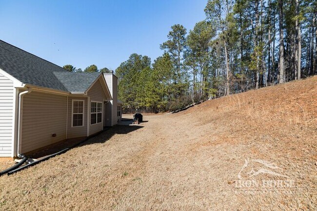 Building Photo - 112 Mint Pl