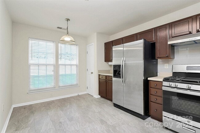 Building Photo - 10009 Barbee Dr
