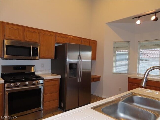 Building Photo - 676 Hitchen Post Dr