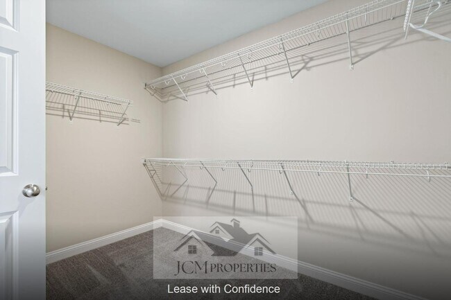 Building Photo - 916 Camden Ct