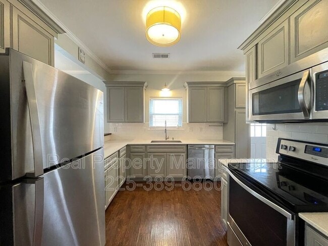 Building Photo - 1530 Lila St