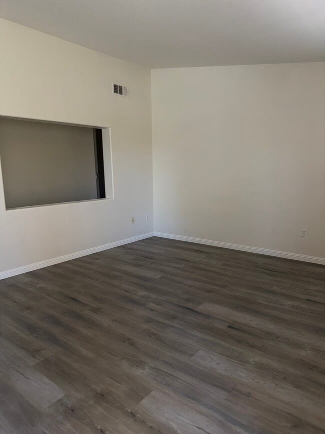 Building Photo - 1881 W Alexander Rd