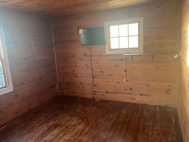 Building Photo - 17 Lewis Higgins Dr