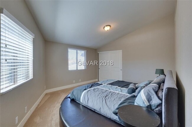 Building Photo - 6BD/5BA!! POOL/SPA!!