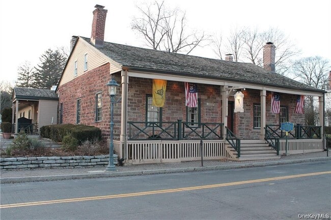 Building Photo - 109 Main St