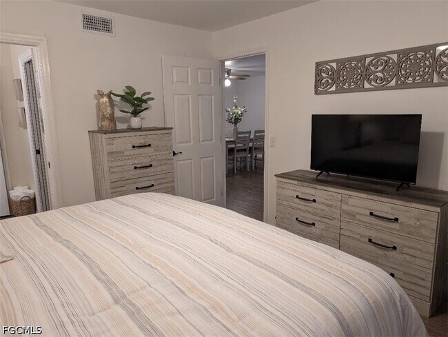 Building Photo - 15493 Admiralty Cir