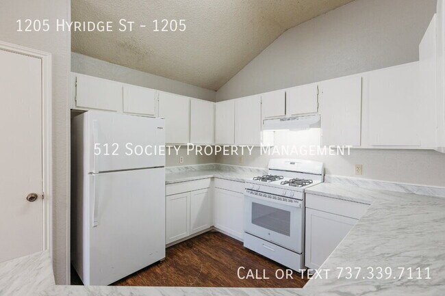 Building Photo - 1205 Hyridge St