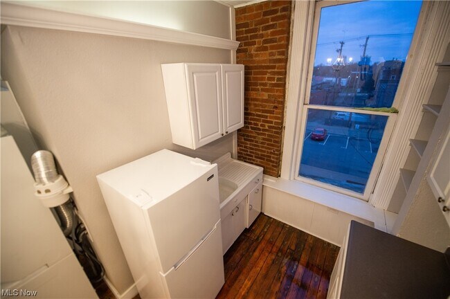 Building Photo - 641 Wheeling Ave