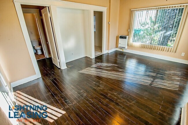 Building Photo - 2735 San Marino St