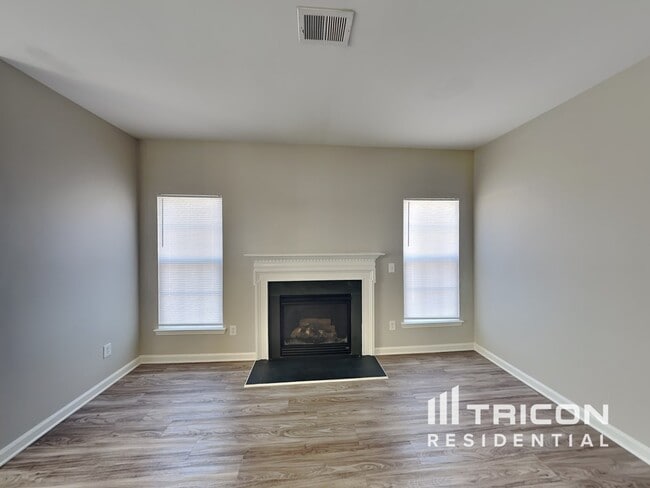 Building Photo - 152 Crestwood Dr