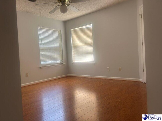 Building Photo - 2113 Sanderling Dr
