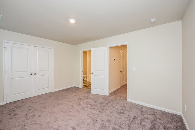 Building Photo - 314 High Grv Wy