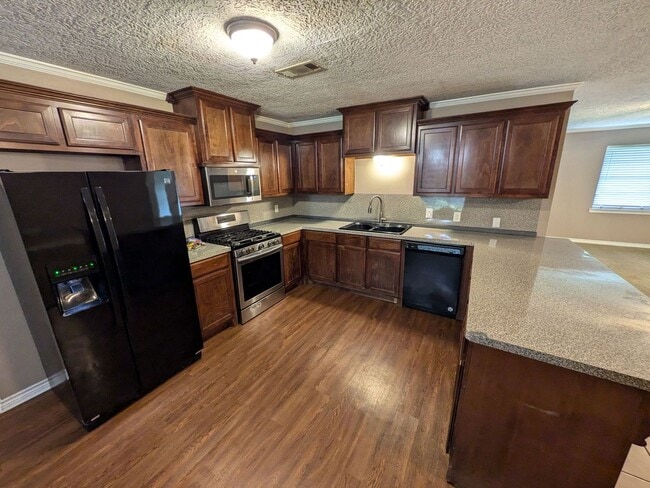 Building Photo - 2430 Granger Dr