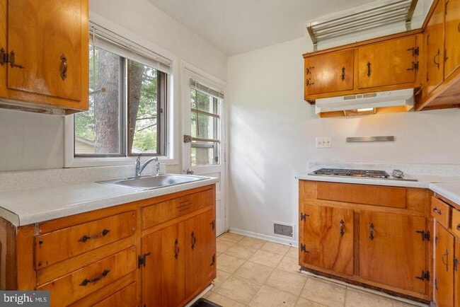 Building Photo - 6318 Willowood Ln