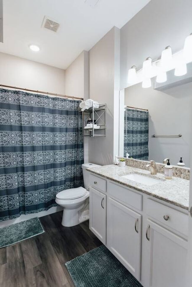 Building Photo - 117 Spring St