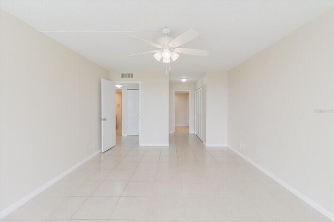 Building Photo - 100 Oakmont Ln