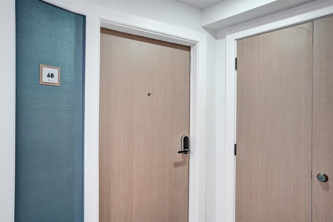 Building Photo - 209 N Fort Lauderdale Beach Blvd