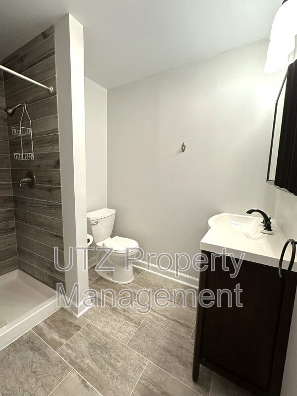Building Photo - 317 Luther Dr