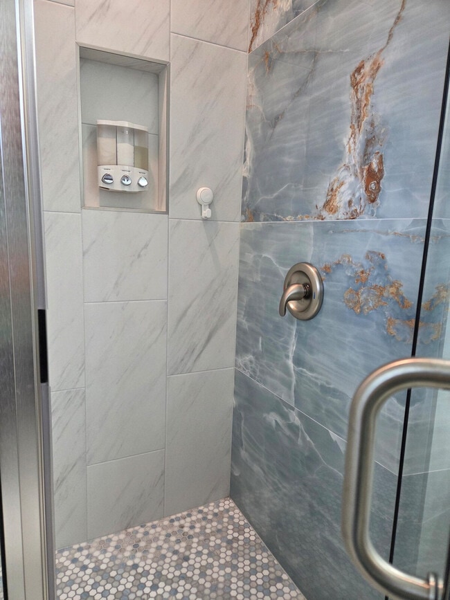 Building Photo - 2202 Elkridge Dr