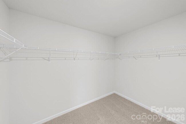 Building Photo - 204 Calvin Crk Dr