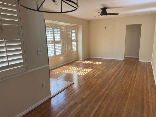 Building Photo - 14022 S Evers Ave