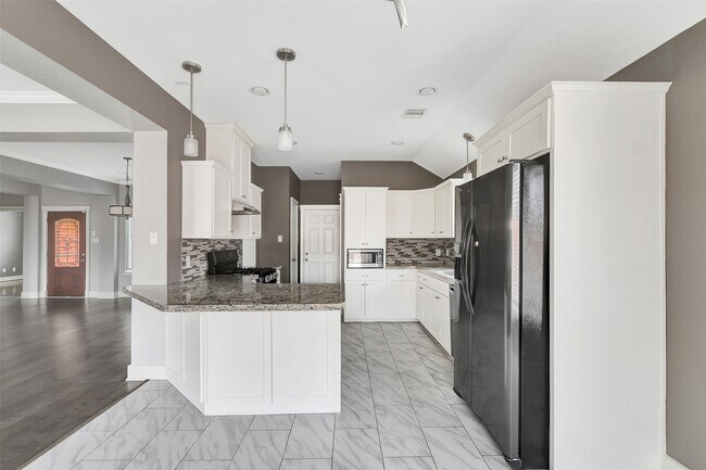 Building Photo - 315 Tilden Dr