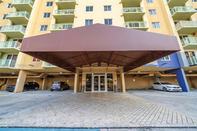 Building Photo - 3500 Coral Wy