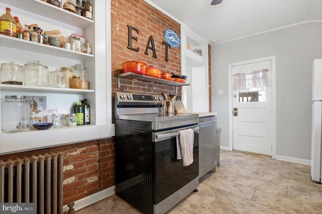 Building Photo - 343 Spring Mill Ave