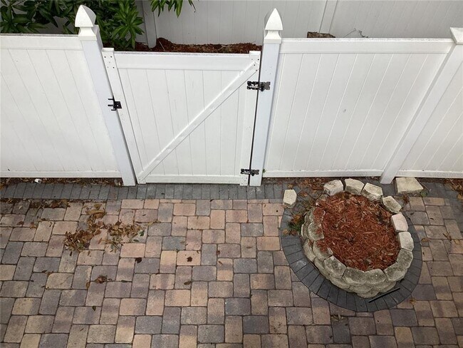 Building Photo - 3291 Brewster Dr