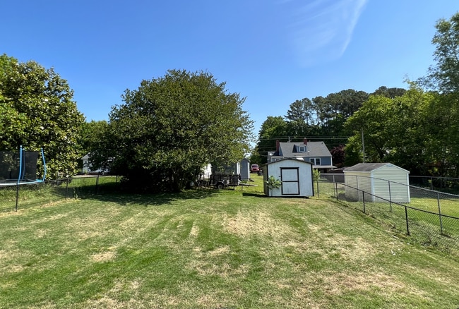 Building Photo - Lovely 3bd 2ba  In the heart of Wake Fores...