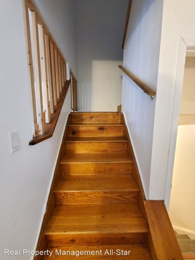 Building Photo - 2 br, 2.5 bath House - 24 Courtlandt Street