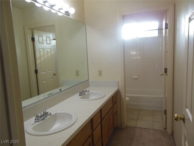 Building Photo - 2047 Angel Falls Dr