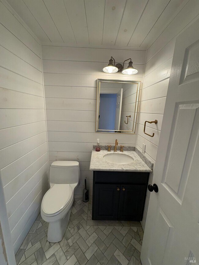 Building Photo - 5705 Davis Cir