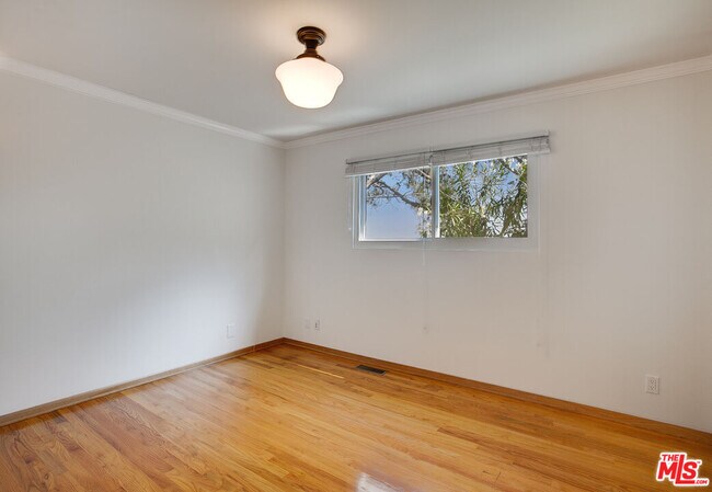Building Photo - 2534 7th St