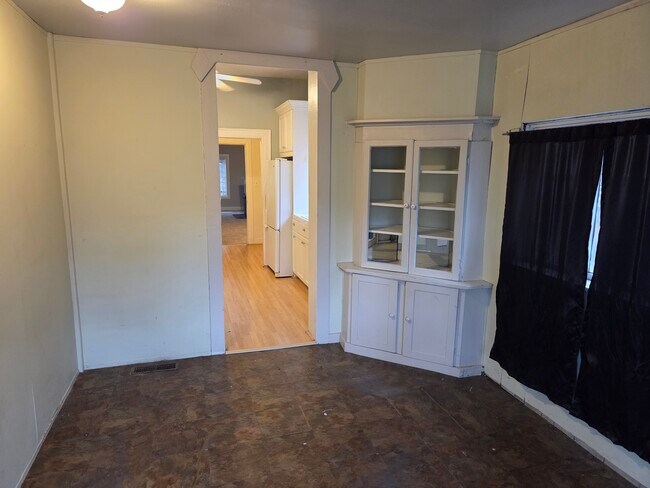 Building Photo - 1250 E 100 S