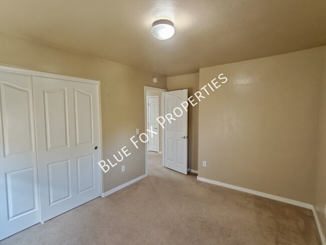 Building Photo - 5874 N Dartwhite Dr