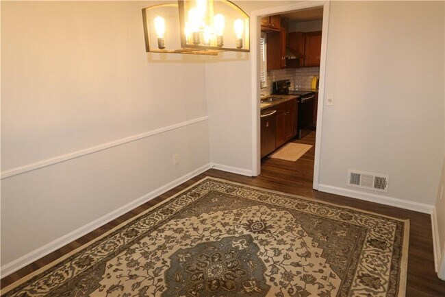 Building Photo - 1302 Stephens St SW