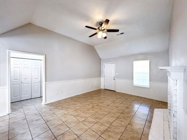 Building Photo - 5880 Waverly Dr