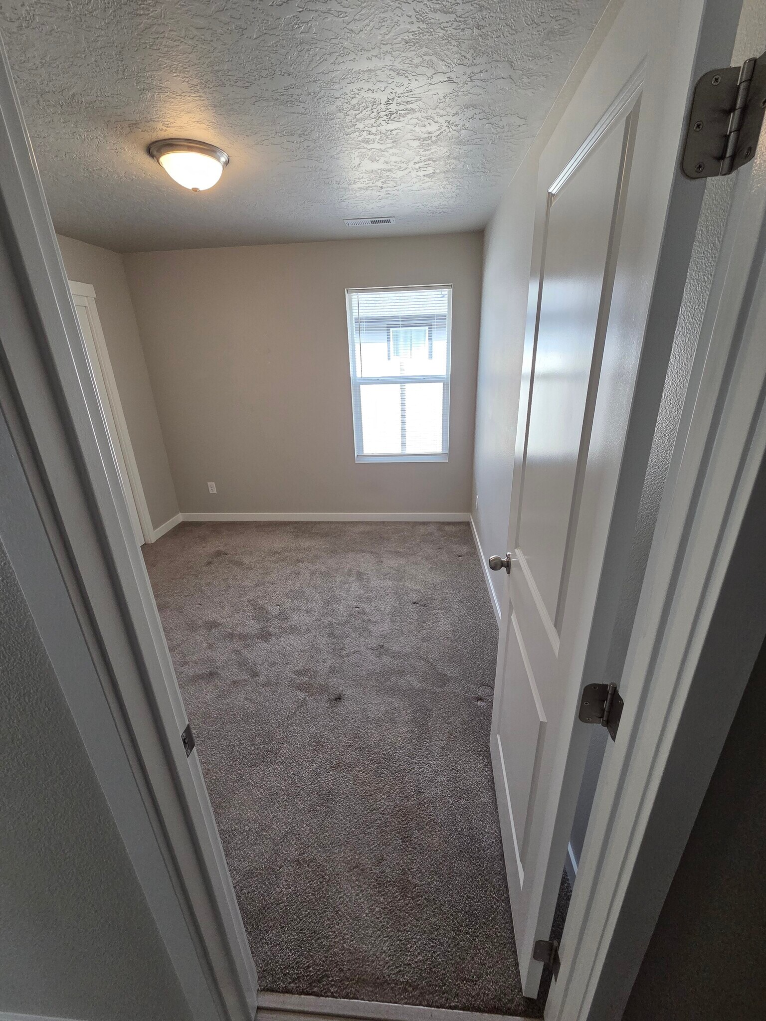 Building Photo - 17649 Desert Rdg Ave