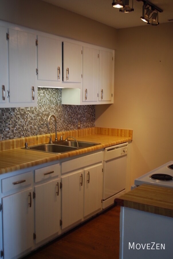 Building Photo - 1801 Canal Dr