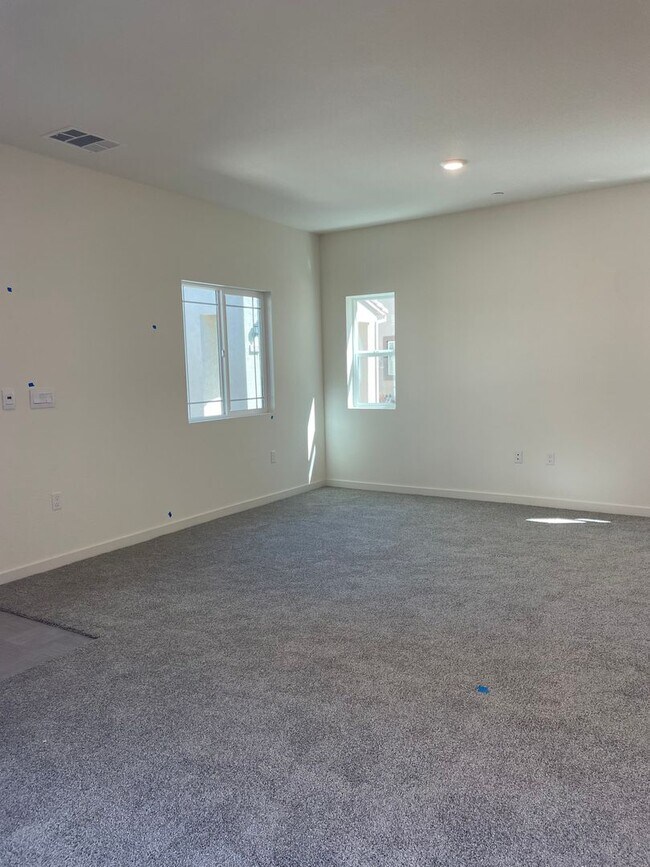 Building Photo - NEW SOLAR SMART HOME IN WEST ROSEVILLE!