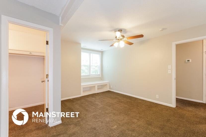 Building Photo - 208 E 165th St