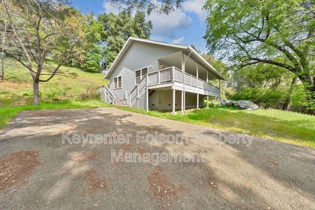 Building Photo - 5456 Oak Leaf Cir